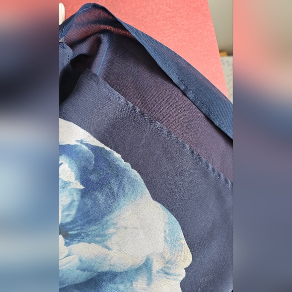 Woman's Dress - Picture 5 of 8